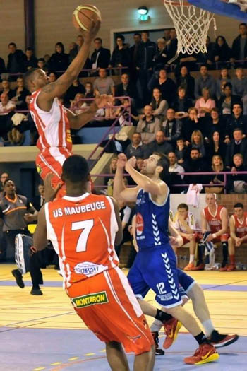 Georffrei Silvestre en la tercera división de la liga de baloncesto de Francia