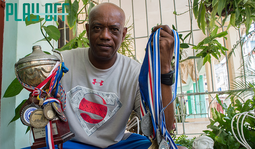 Luís Enrique Delisle, DT del equipo de balonmano de Cuba. Foto: Patrioti.