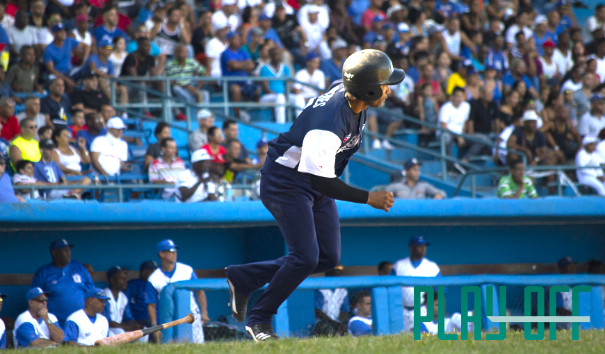 Maikel Cáceres ha sido uno de los mejores bateadores de la actual Serie Nacional de Béisbol. Foto: Patryoti