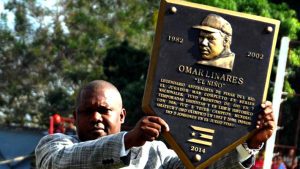 Omar Linares, una verdadera leyenda del béisbol cubano, al ser exaltado en 2014 al Salón de la Fama de Cuba. FOTO: Marcelino Vázquez.