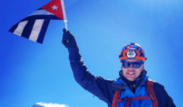 alpinista Cubano Yandy Nuñez cerca de cima del Everest