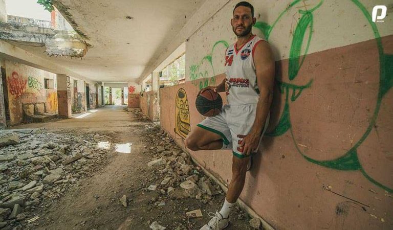 jugador de baloncesto cubano Orestes Torres