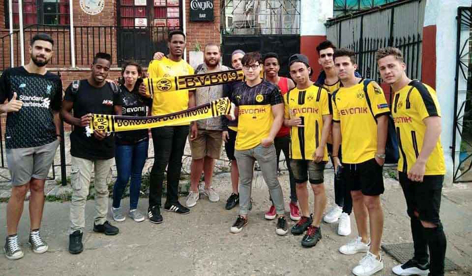 Peña del Borussia Dortmund en Cuba