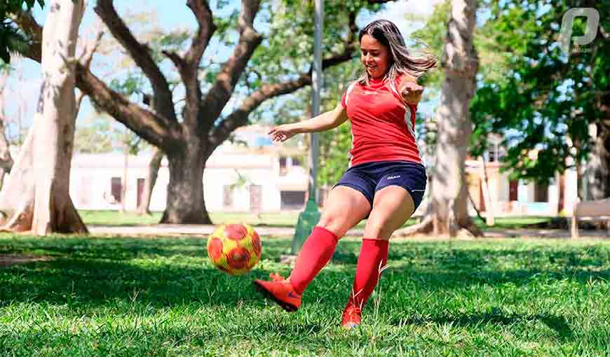 futbolista cubana Dianelis Acuña