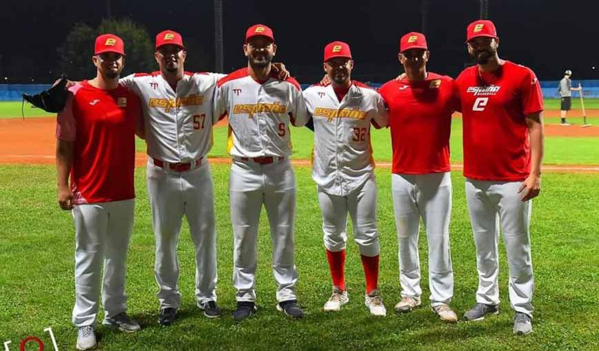 Varios cubanos avanzan a cuartos en Campeonato Europeo de Béisbol