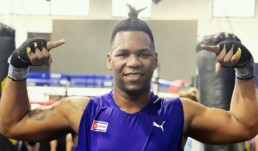 Boxeador cubano Lenier Peró llega a EEUU en busca de título mundial