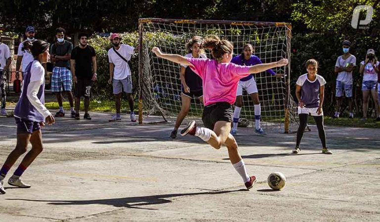 Primer torneo femenino de futsal en Cuba