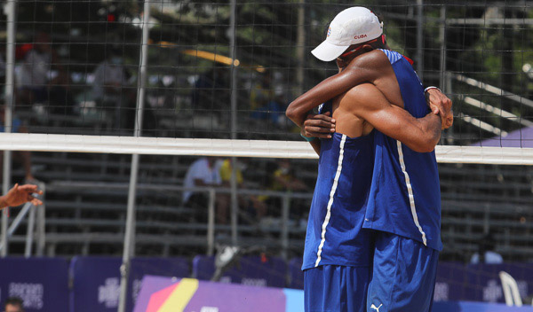 Dupla cubana de voleibol de playa discutirá la medalla de oro