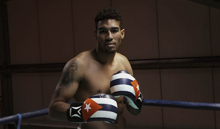 Boxeador profesional cubano Osleys Iglesias