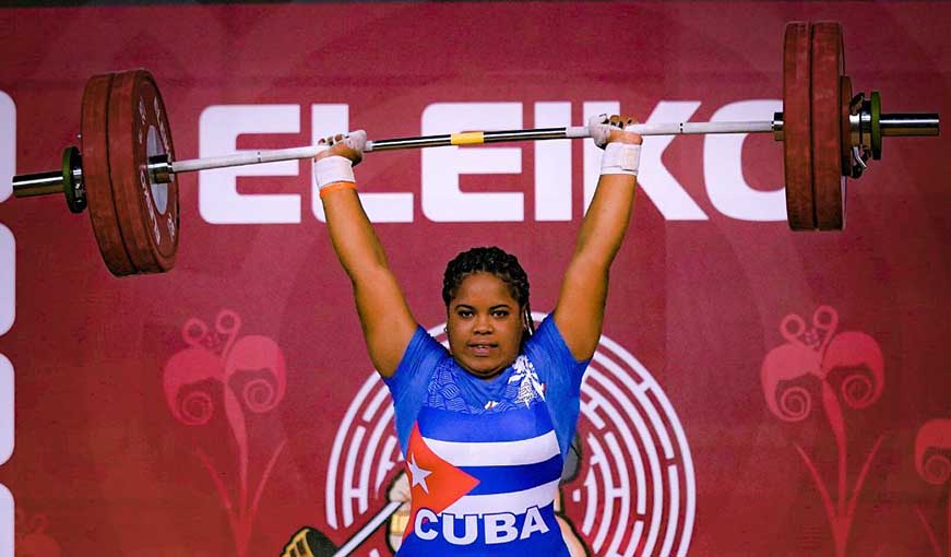 Cubana Elizabeth Reyes hizo historia: subcampeona mundial juvenil en pesas
