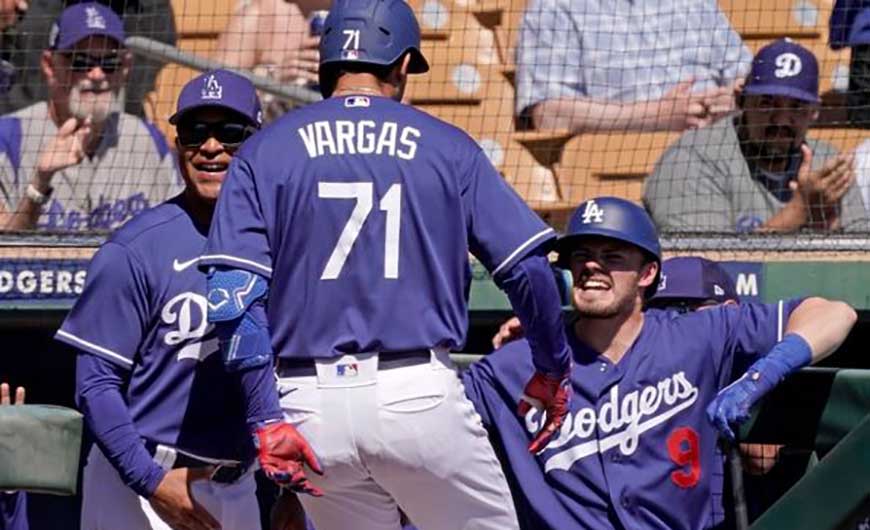 Primer hit de Miguel Vargas tras su regreso con Los Dodgers