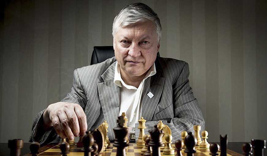 Excampeón mundial Karpov