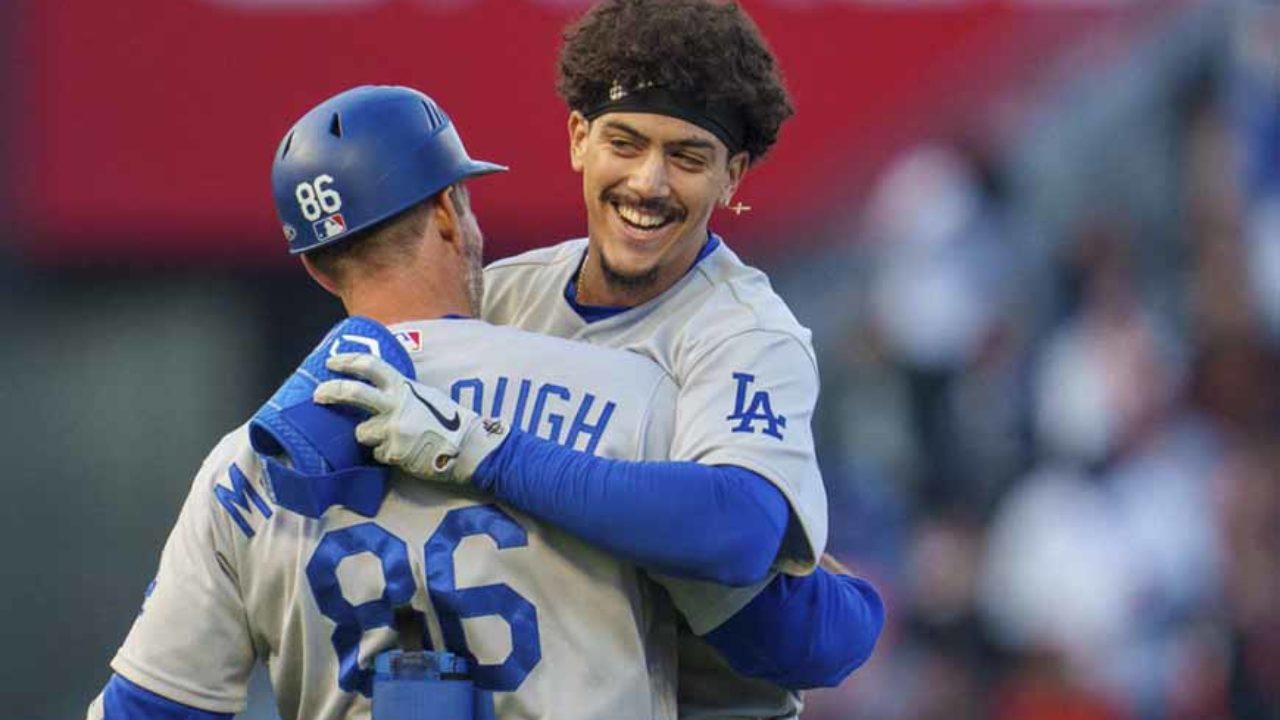 Exclusivaaaa: MIGUEL VARGAS debuta a lo grande en MLB!!! Día histórico para  el baseball Cubano!!!! 