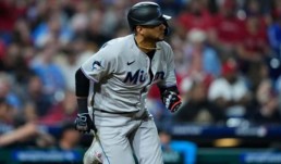 Yuli Gurriel en un juego de los Marlins de Miami