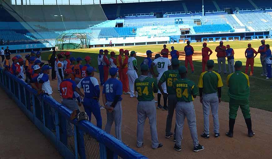 Scouts de cuatro países asisten a tryout en Cuba béisbol cubano