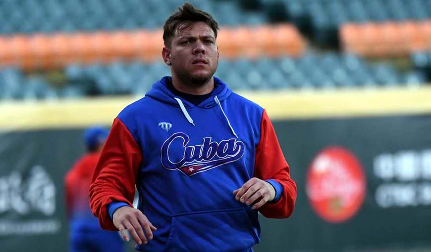 Lanzador cubano Yariel Rodríguez agente libre MLB