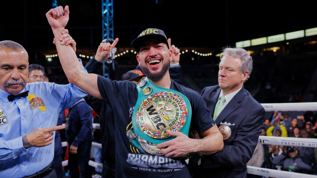 Boxeador cubanoamericano Brian La Bala Mendoza