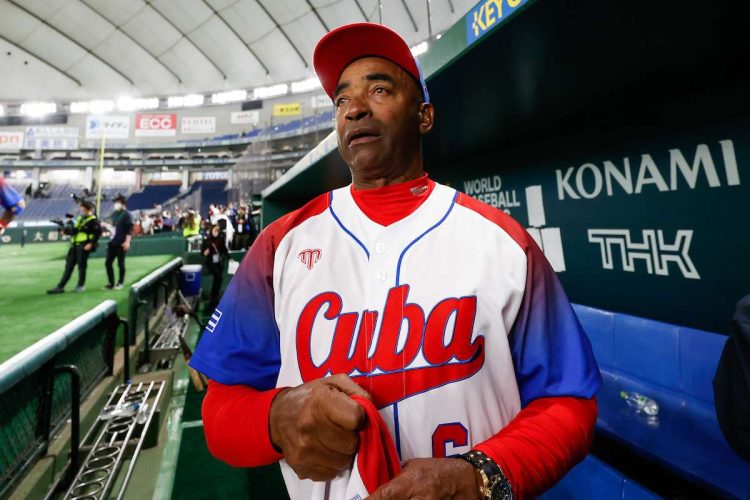 Armando Johnson, mánager cubano de béisbol