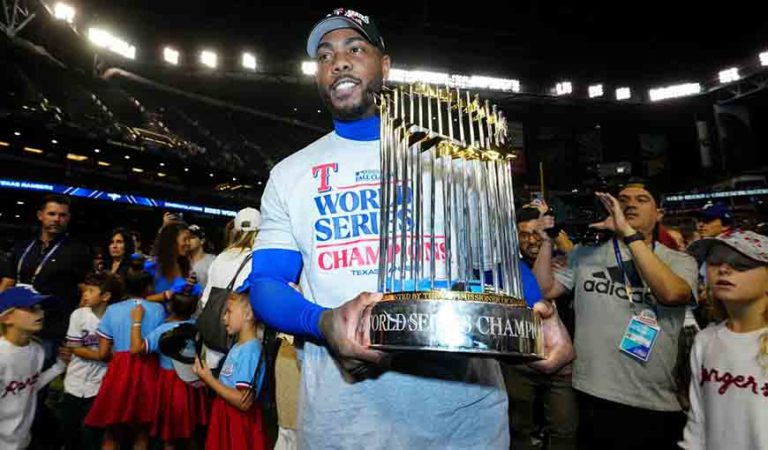 Aroldis Chapman trofeo Serie Mundial 2023 cubanos agentes libres