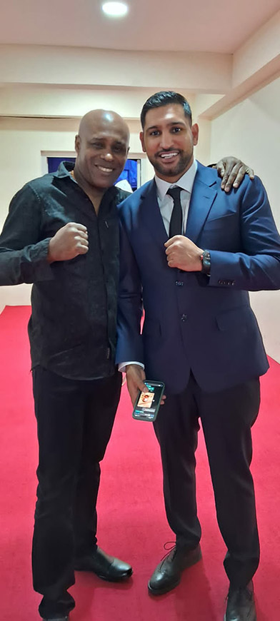 Boxeadores Mario Kindelán y Amir Khan bxoeo cubano