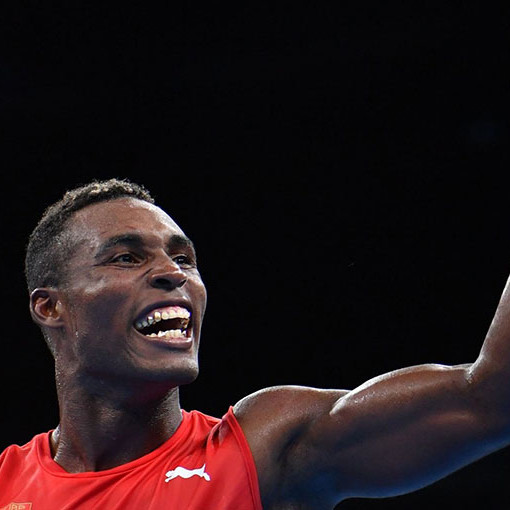 Boxeador cubano Julio César La Cruz ganó titulo profesional