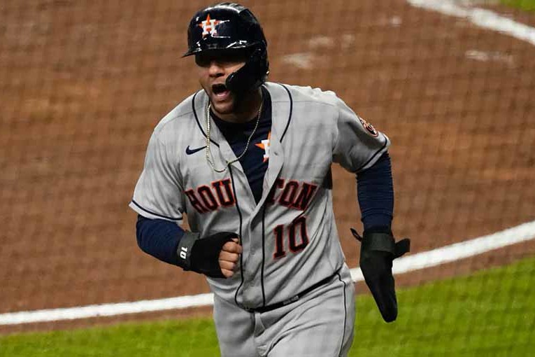 Yuli Gurriel busca relanzar su carrera en Las Menores